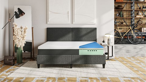 een bed met een matras