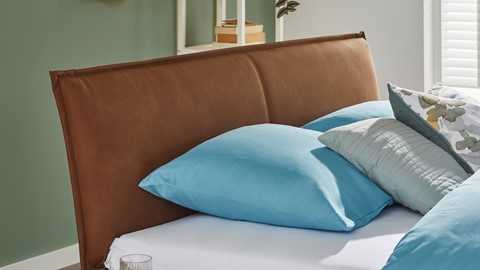 Bed Space met lederlook hoofdbord en opbergladen, eiken + bruin