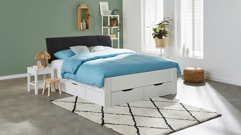 Bed Space met gestoffeerd hoofdbord |