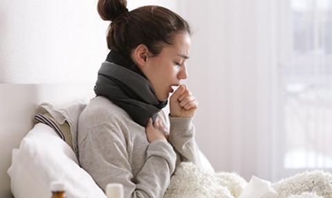 De 8x tips voor slapen met een verkoudheid