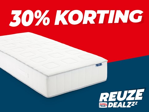 een matras op een rode en blauwe achtergrond