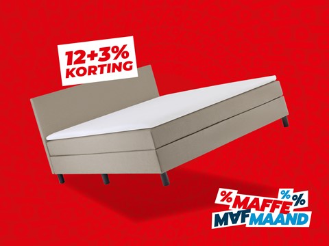 een bed met een witte matras