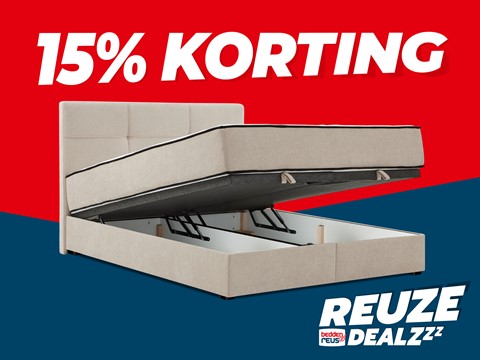 een bed met een bedframe