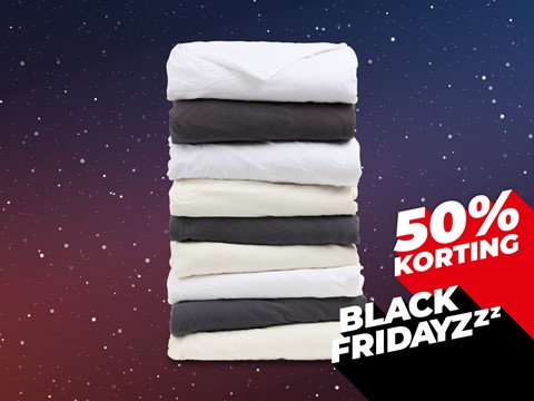 een stapel opgevouwen kleding