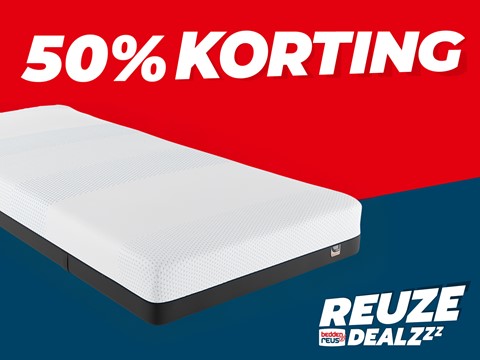 een matras op een rode en blauwe achtergrond